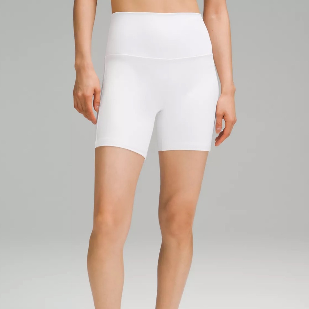 Lulu lemon align high rise short “6